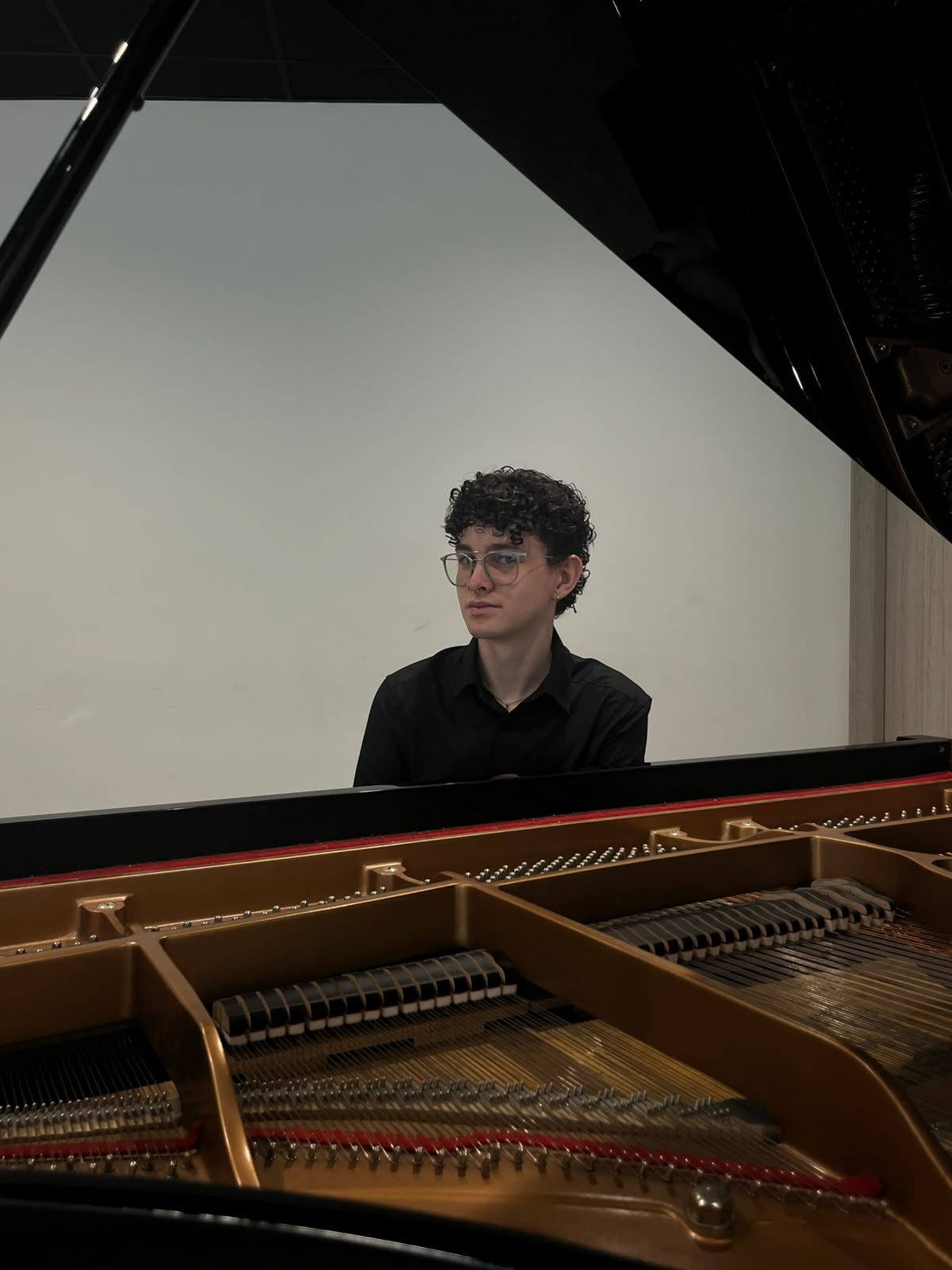 Carlos Manuel Quintero Sanjuan, profesor de Génesis Academia de Música